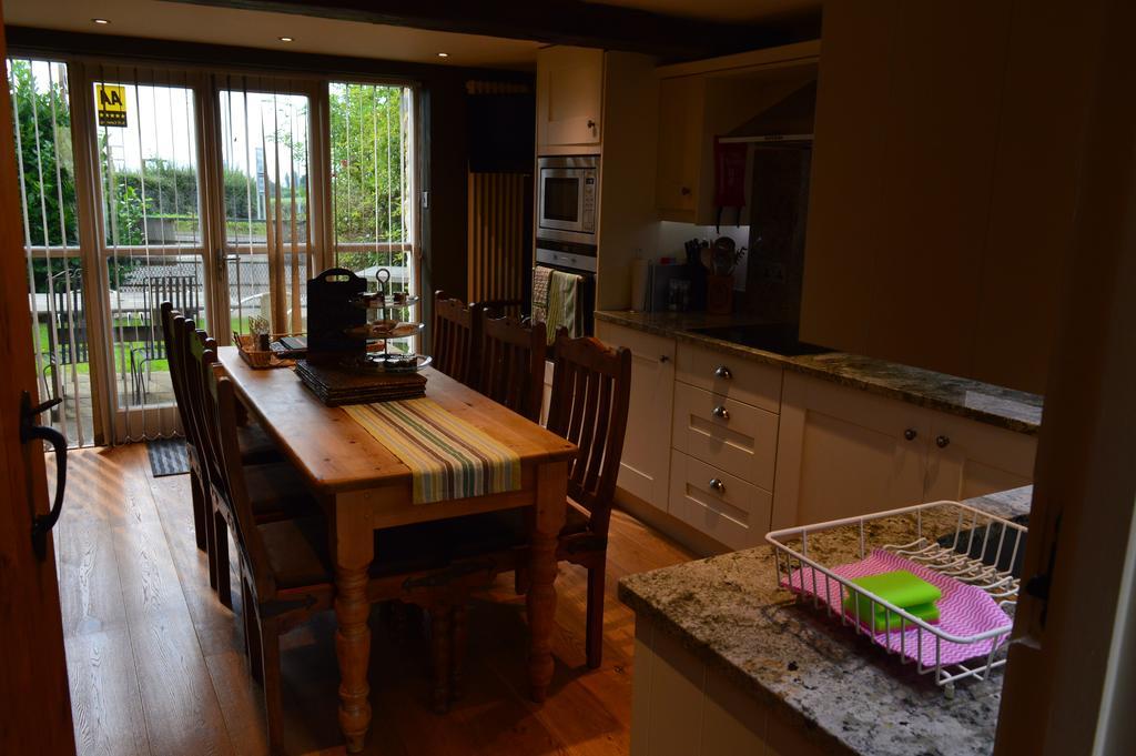 ควีนแอนน์ สเตเบิล Villa บ็อกซ์ ภายนอก รูปภาพ