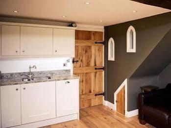 ควีนแอนน์ สเตเบิล Villa บ็อกซ์ ภายนอก รูปภาพ